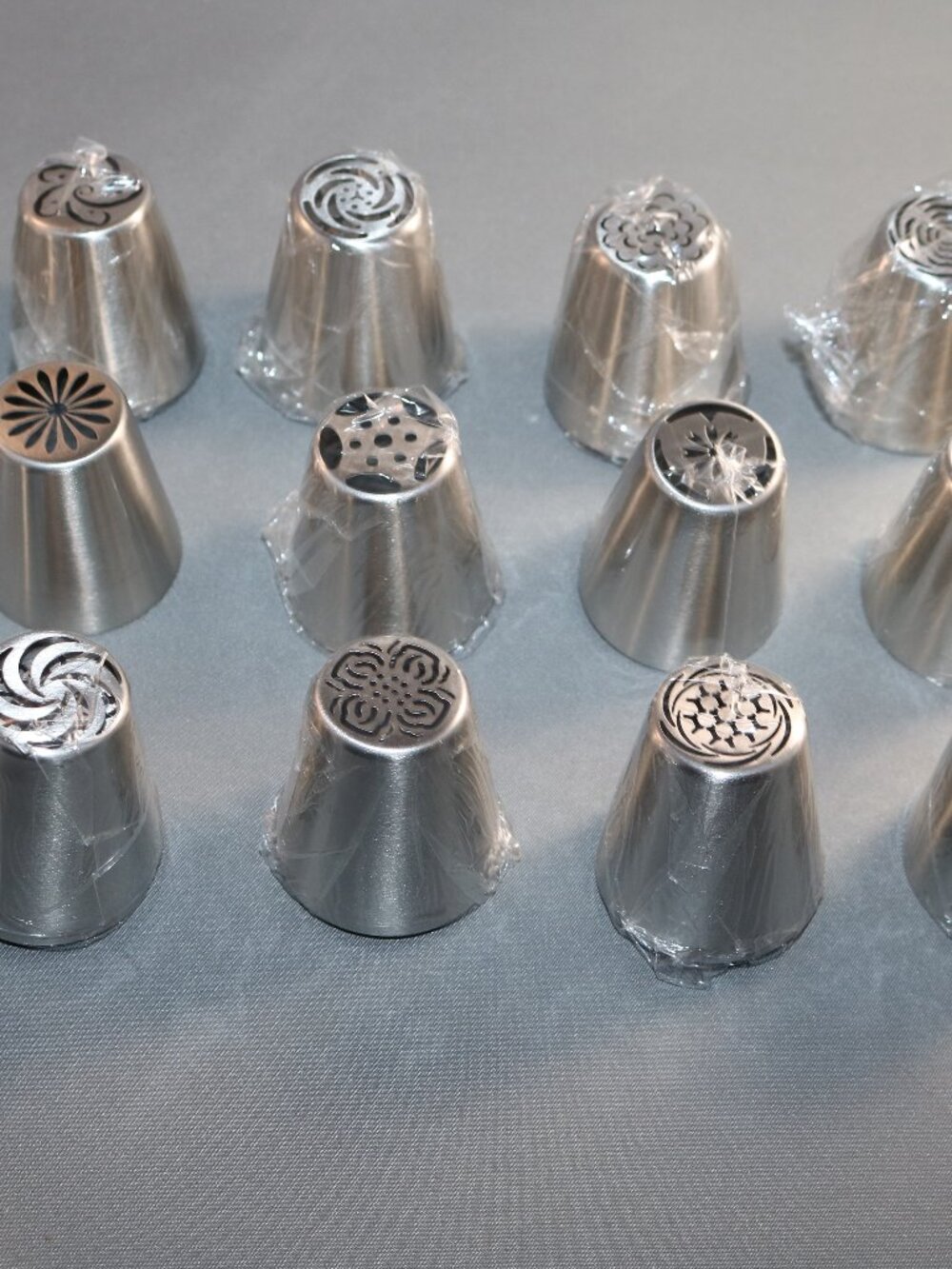Lot of 15 Russian piping tips stainless steel cake decorating tips